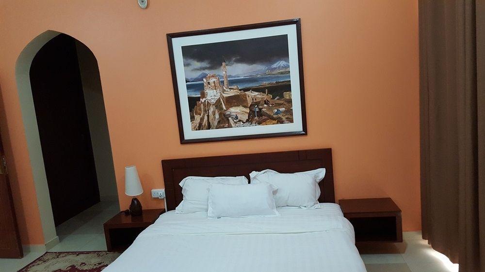 Al Ayjah Plaza Hotel